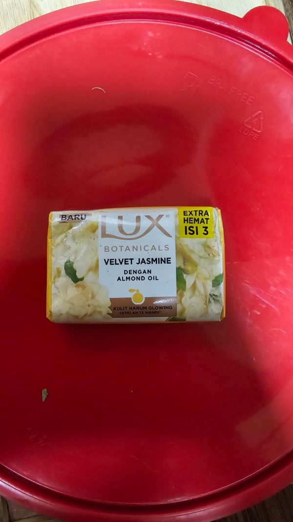 Sabun Lux velvet jasmine